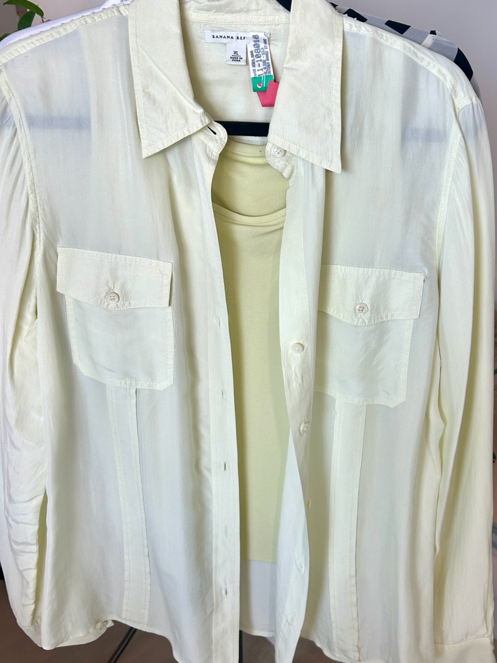 Banana Republic silk safari style Pale celery Button-Dress Shirt& matching tank